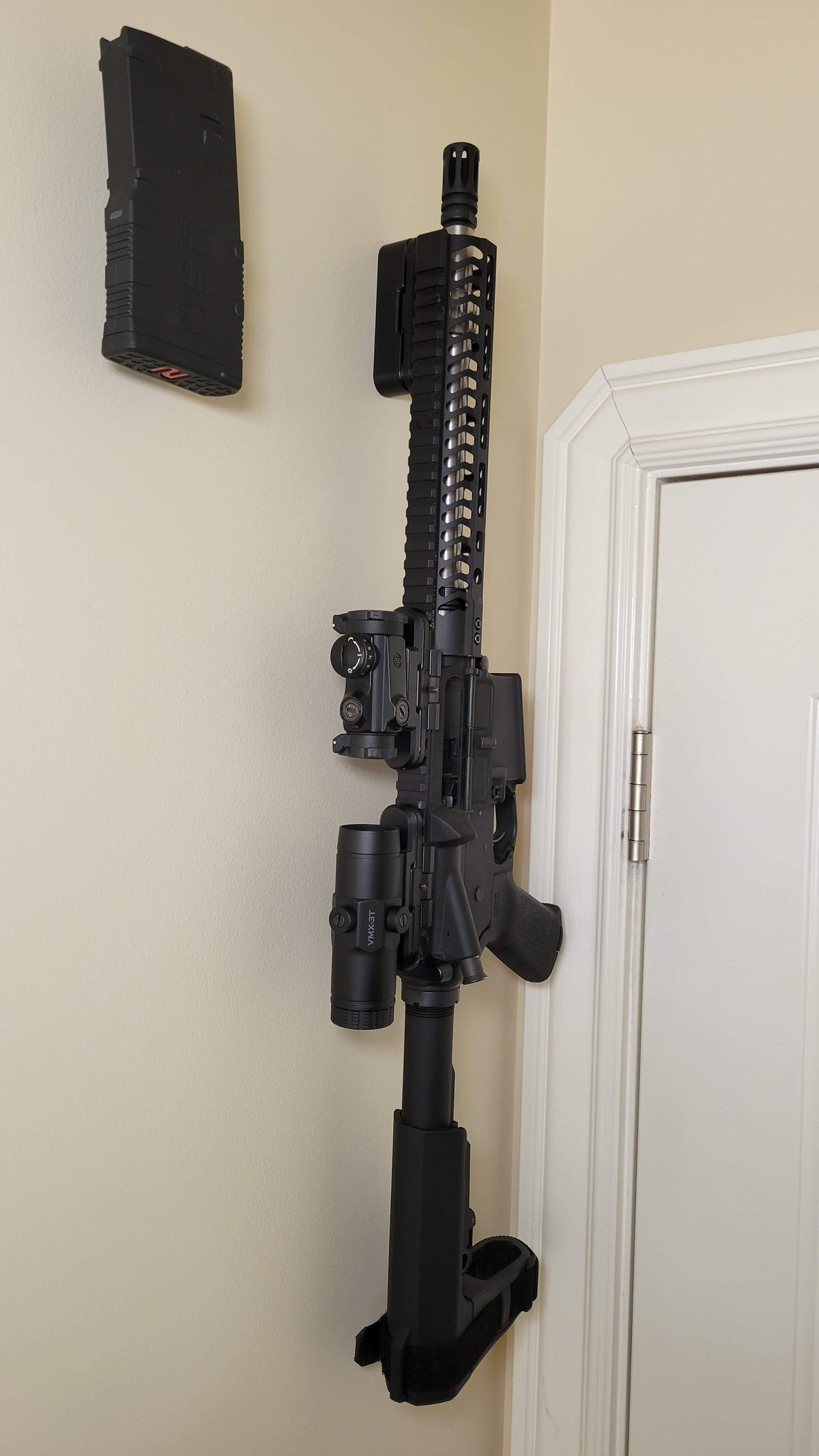 Magnetic Weapon Mount  for M-Lok Rail (Male)